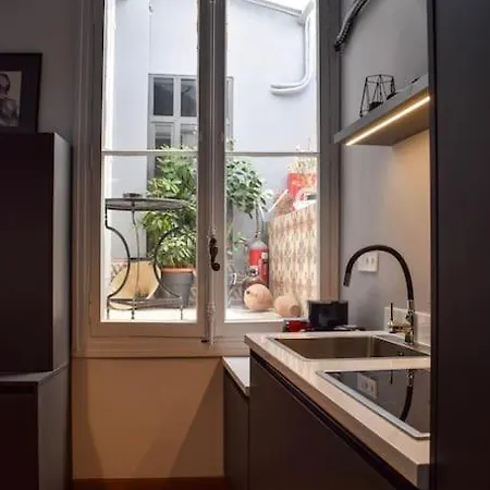 Apartment Artistic Athenian Retreat Near The Acropolis *