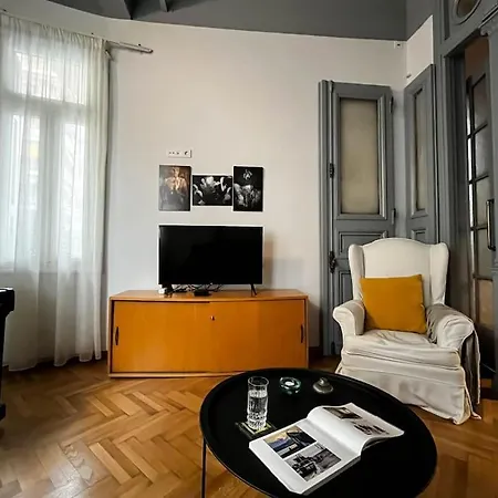 Apartment Artistic Athenian Retreat Near The Acropolis Athens
