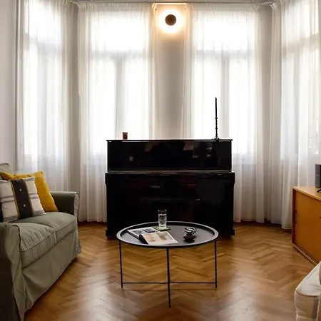 Apartment Artistic Athenian Retreat Near The Acropolis